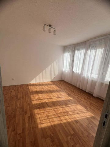 Kiadó panellakás, albérlet, Vácon 200 E Ft / hó, 2 szobás