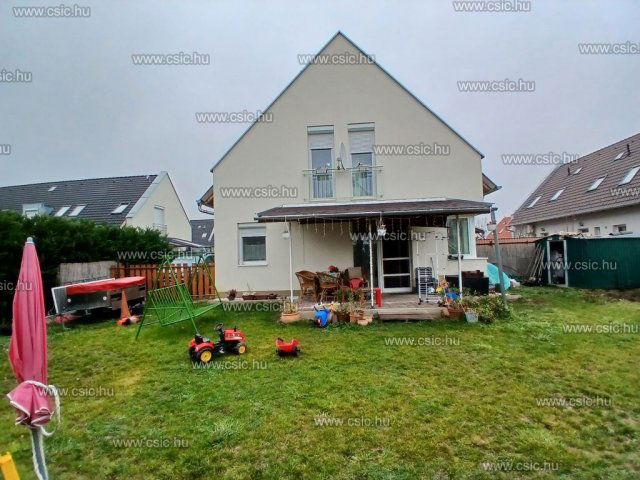 Eladó sorház, Vácon 109 M Ft, 1+3 szobás / költözzbe.hu