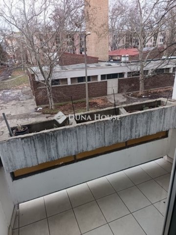 Eladó panellakás, Szegeden 44.5 M Ft, 2 szobás