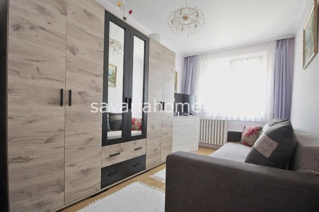 Eladó panellakás, Szombathelyen 37.9 M Ft, 2 szobás