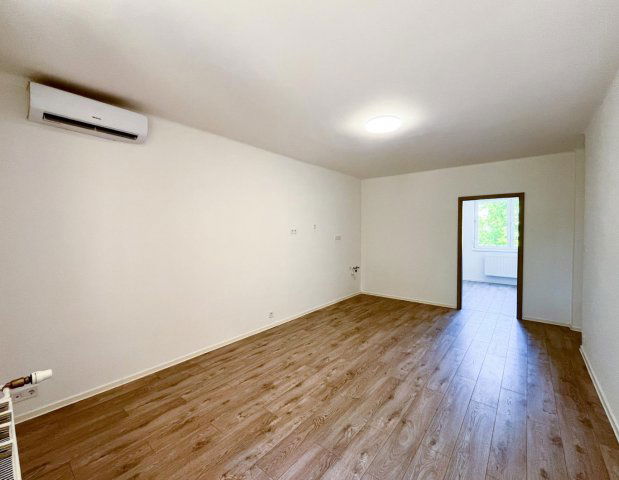 Eladó téglalakás, Tatabányán 43.5 M Ft, 2+1 szobás
