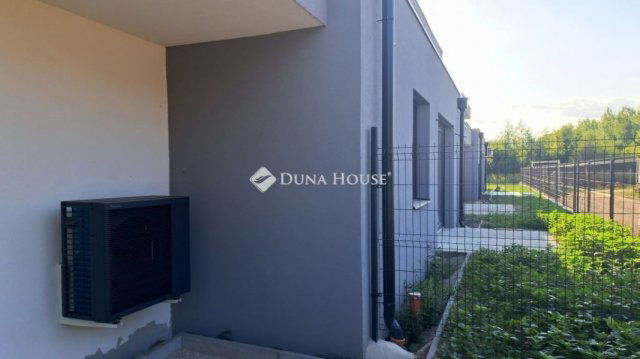 Eladó családi ház, Ajkán 79 M Ft, 4 szobás