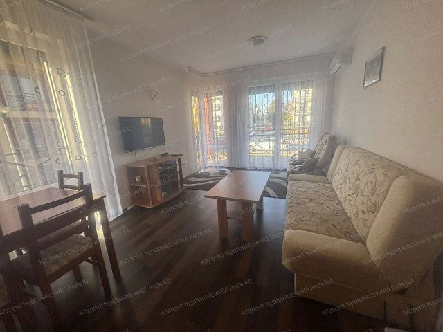 Kiadó téglalakás, albérlet, Tatán 250 E Ft / hó, 3 szobás