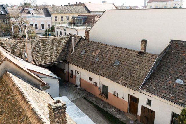 Eladó ikerház, Tatán 57 M Ft, 3 szobás / költözzbe.hu