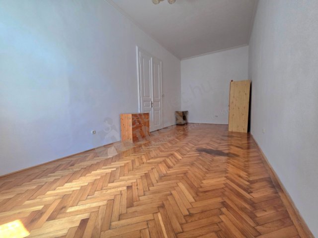 Kiadó téglalakás, albérlet, V. kerületben, Zoltán utcában