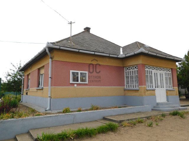 Eladó családi ház, Tápiószentmártonon 33 M Ft, 3 szobás