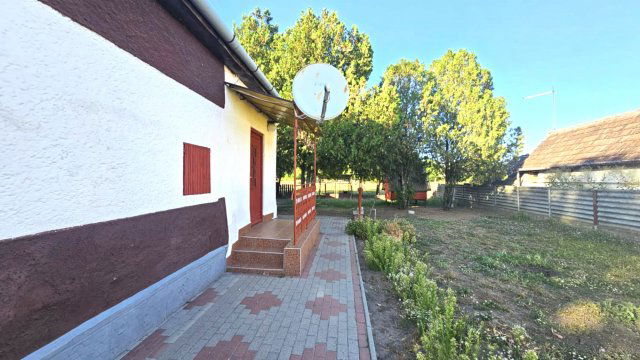 Eladó családi ház, Újszászon 26.9 M Ft, 2 szobás