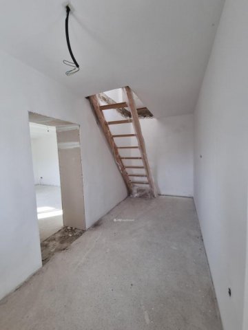 Eladó családi ház, Mesterin 48.527 M Ft, 3 szobás