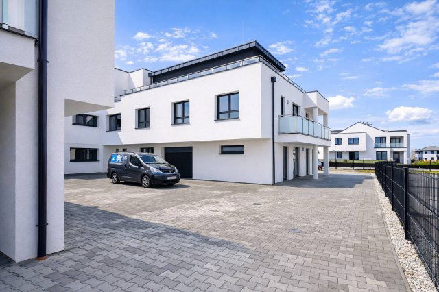 Eladó téglalakás, Győrött 66.054 M Ft, 3 szobás