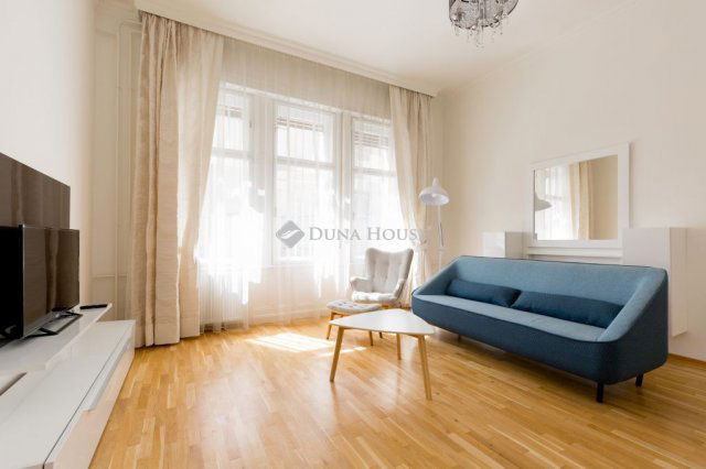 Kiadó téglalakás, albérlet, Budapesten, V. kerületben, 3 szobás