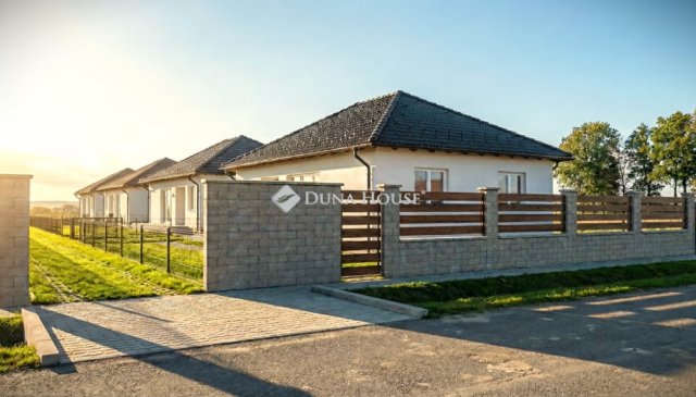 Eladó ikerház, Monoron 85.9 M Ft, 4 szobás / költözzbe.hu