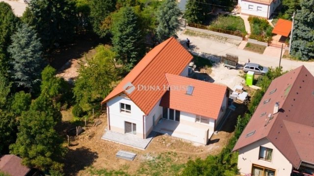 Eladó családi ház, Nagykovácsiban 249 M Ft, 5 szobás