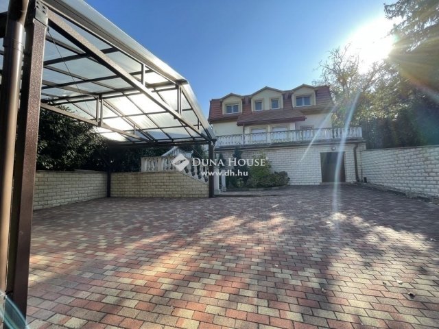 Eladó családi ház, Budapesten, II. kerületben 404.25 M Ft