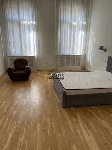 Eladó téglalakás, Budapesten, VI. kerületben 114.9 M Ft