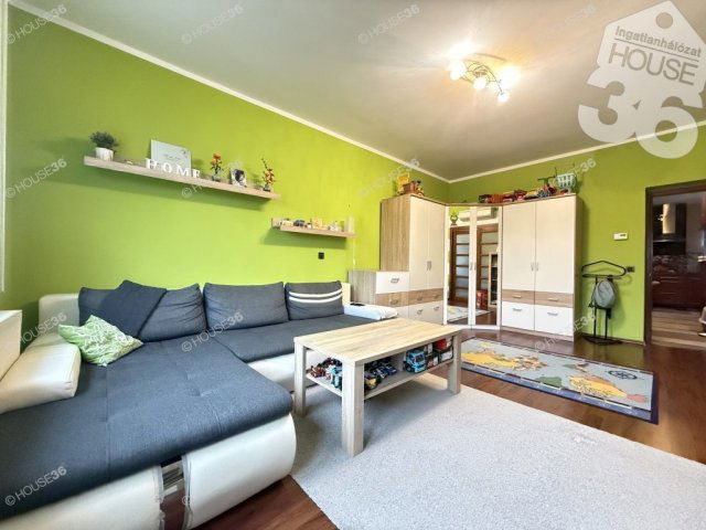 Eladó téglalakás, Kecskeméten 67.5 M Ft, 4 szobás