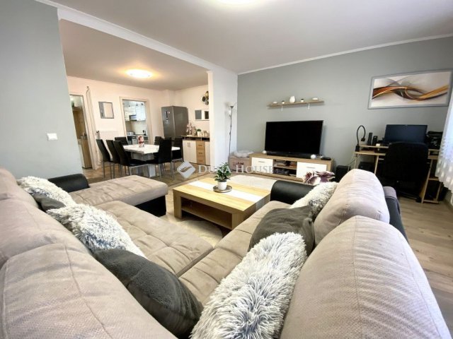 Eladó sorház, Nyíregyházán 89 M Ft, 4 szobás