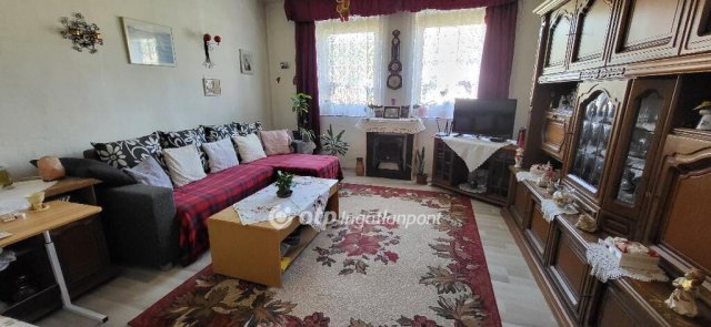 Eladó családi ház, Gyömörén 17.99 M Ft, 2 szobás