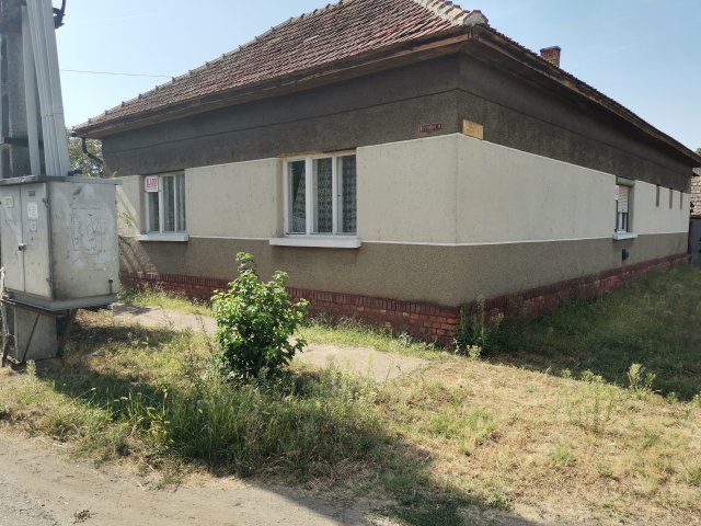 Eladó családi ház, Jászkarajenőn 16.5 M Ft, 4 szobás