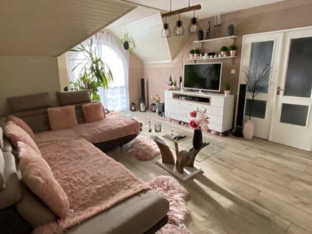 Eladó téglalakás, Pécsett 64.9 M Ft, 3 szobás