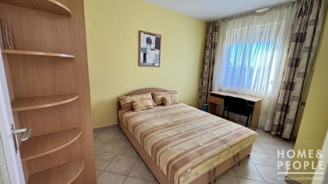 Eladó téglalakás, Szegeden 69 M Ft, 2 szobás