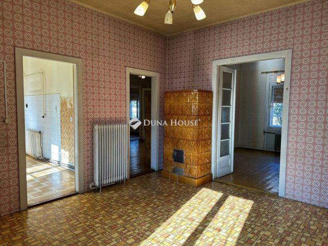 Eladó családi ház, Gyöngyösön 46 M Ft, 4 szobás