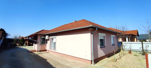 Eladó családi ház, Nyíregyházán 59.99 M Ft, 3 szobás