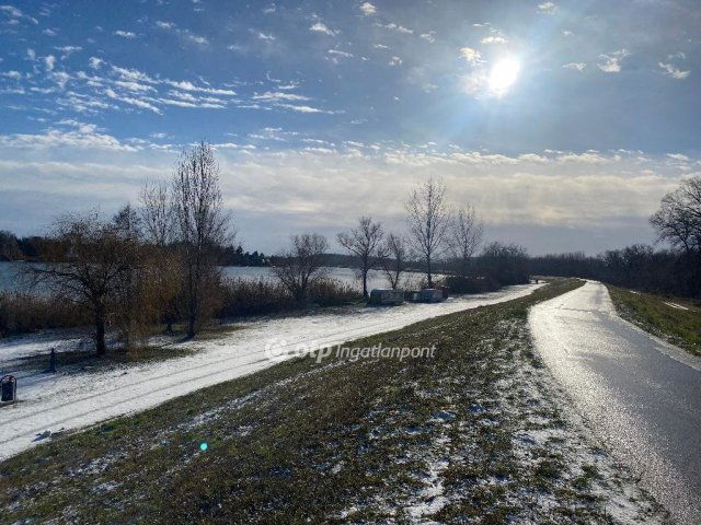 Eladó családi ház, Makádon 78.9 M Ft, 4 szobás