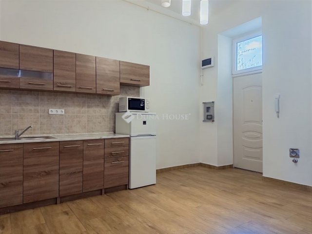 Eladó téglalakás, Budapesten, VIII. kerületben 94.9 M Ft