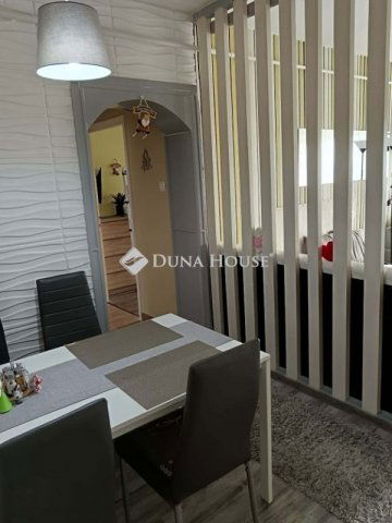 Eladó téglalakás, Siófokon 55.5 M Ft, 2 szobás