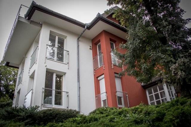 Kiadó iroda, Budapesten, XII. kerületben, Szendrő utcában