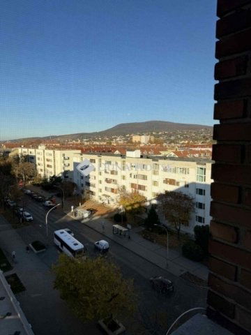 Eladó téglalakás, Pécsett 48 M Ft, 2 szobás