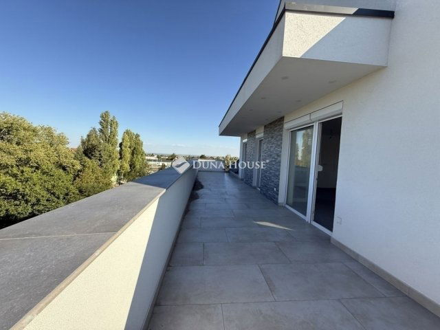 Eladó téglalakás, Érden 134.9 M Ft, 6 szobás