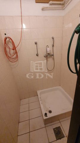 Kiadó ipari ingatlan, Székesfehérvárott 220 E Ft / hó