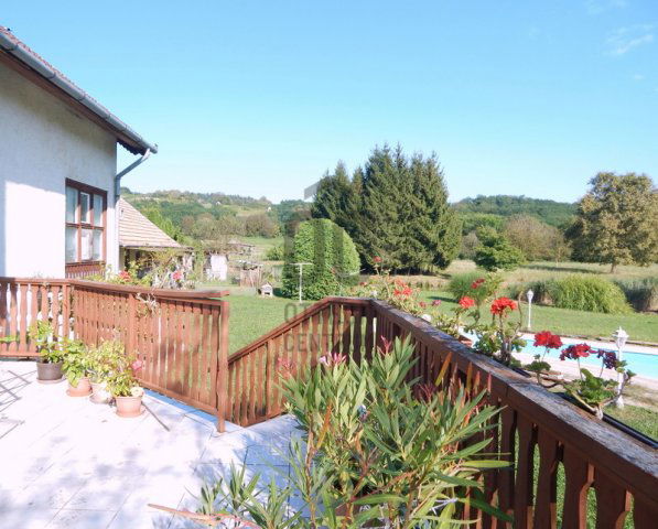 Eladó családi ház, Pusztaszentlászlón 150 M Ft, 7 szobás