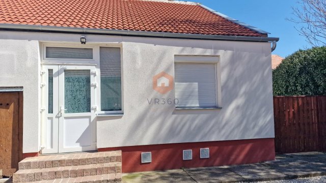 Kiadó téglalakás, albérlet, Pécsett 160 E Ft / hó, 1 szobás