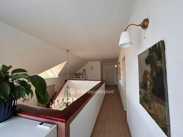 Eladó családi ház, Dunaharasztin 179.9 M Ft, 5 szobás