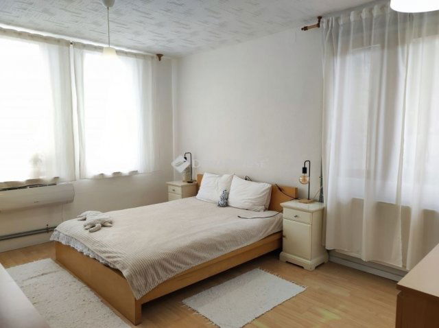 Eladó családi ház, Vecsésen 129.9 M Ft, 4 szobás