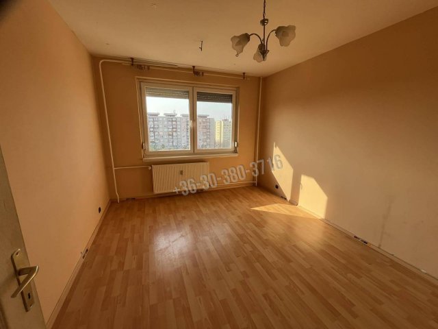 Eladó panellakás, Dunaújvárosban 30.99 M Ft, 1+2 szobás