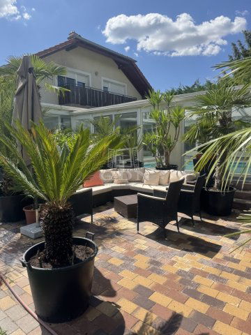 Eladó családi ház, Szigetszentmiklóson 249 M Ft, 7 szobás