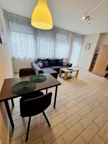 Kiadó téglalakás, albérlet, Pécsett 267 E Ft / hó, 2 szobás