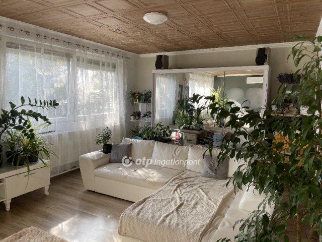 Eladó családi ház, Zsámbékon 149.9 M Ft, 4 szobás