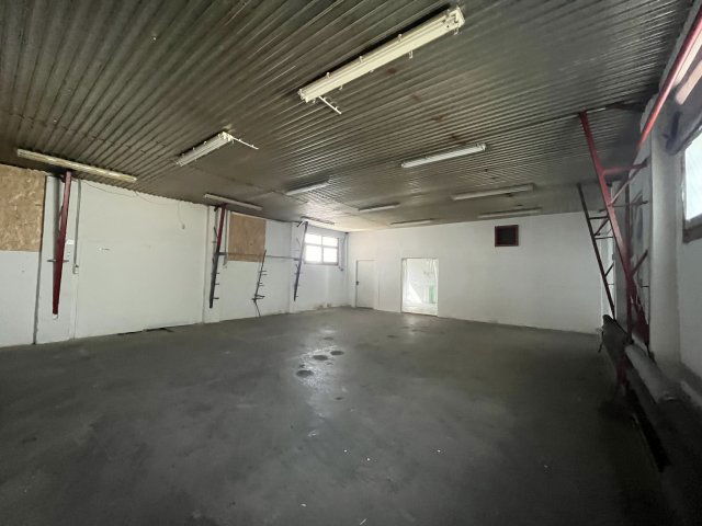 Kiadó ipari ingatlan, Győrött 170 E Ft / hó, 3 szobás