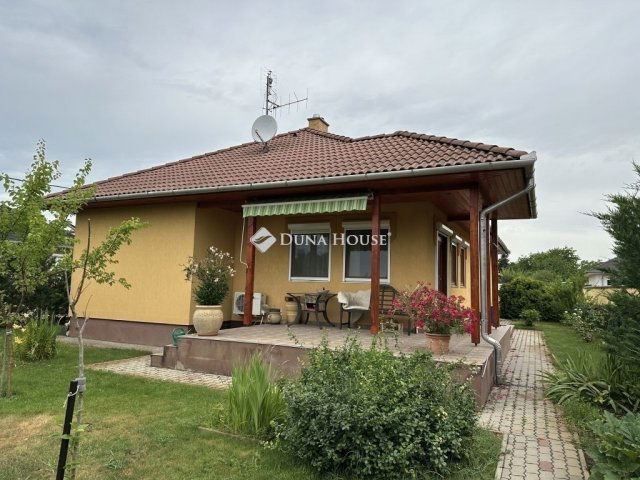 Eladó családi ház, Kecskeméten 108 M Ft, 4 szobás