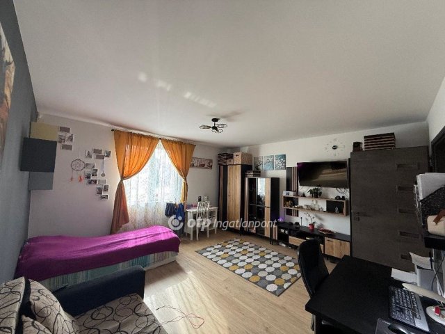 Eladó családi ház, Martonvásáron 109 M Ft, 4+1 szobás