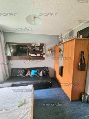 Eladó téglalakás, Százhalombattán 56 M Ft, 2 szobás