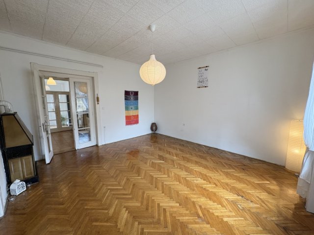 Eladó téglalakás, Kaposváron 44.8 M Ft, 3 szobás