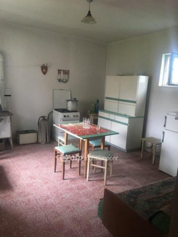 Eladó családi ház, Felsőszentmártonon 20 M Ft, 4 szobás