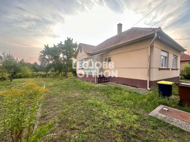 Eladó családi ház, Ceglédbercelen 40 M Ft, 2 szobás