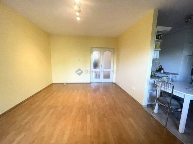 Eladó téglalakás, Szegeden 68.9 M Ft, 3 szobás