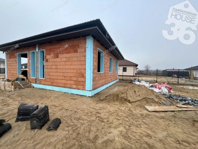 Eladó családi ház, Kecskeméten 72.9 M Ft, 4 szobás